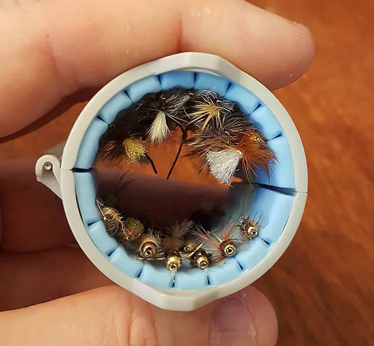 tacky tube can handle large flies
