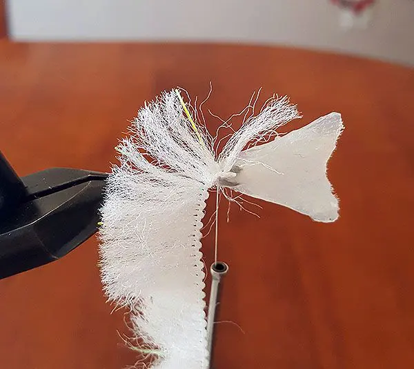articulated streamers tying the tails